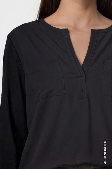 Blusenshirt mit Schmuckdetails