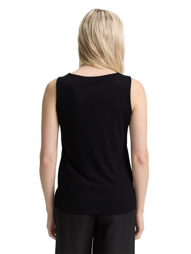 Top mit Cut-Out-Detail