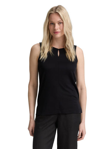 Top mit Cut-Out-Detail